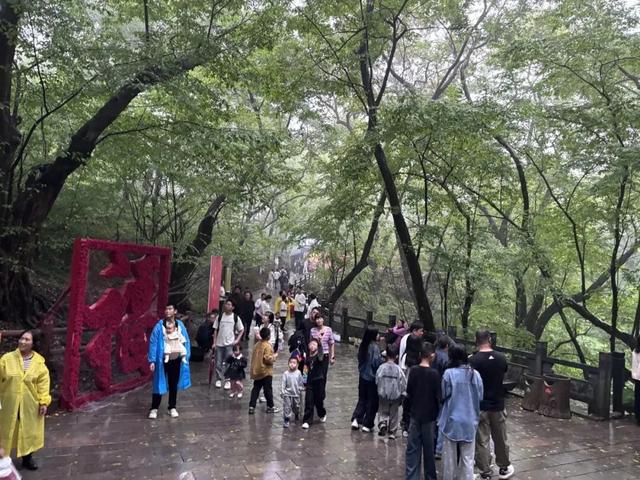 【网络中国节·中秋】人气十足！皇藏峪好热闹！
