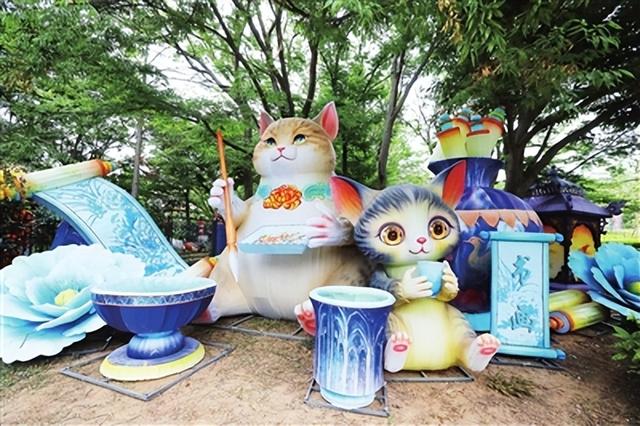 “青岛之夏”艺术灯会开启“时空隧道”，在光影中重逢老青岛