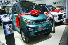 2款1万左右的微型四轮车，最大续航280公里，上班、接娃都很实用图片