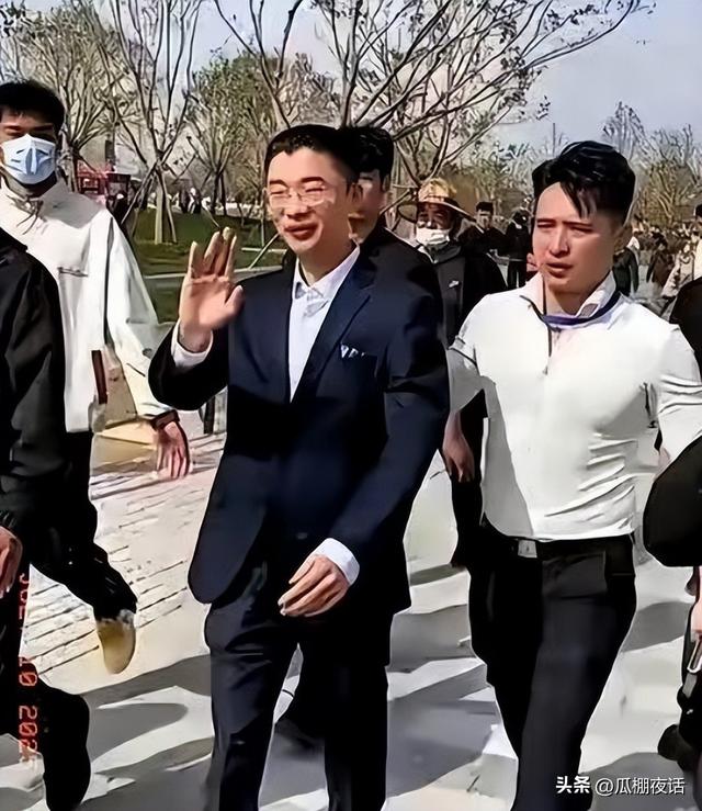 从“日入百万”到如今光芒散尽，曾经那个爆红的郭有才，如今怎样