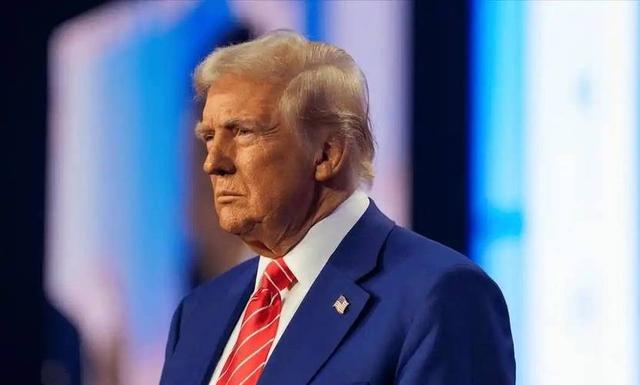 特朗普当众表示“是中国逼我的”	，美媒：中国附近已有两艘美航母