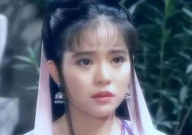 被畸形母爱毁掉的星二代：母乳12年，同床15年，荒唐的事还在后面