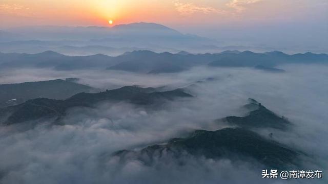 南漳：云雾缭绕 橘乡宛如仙境