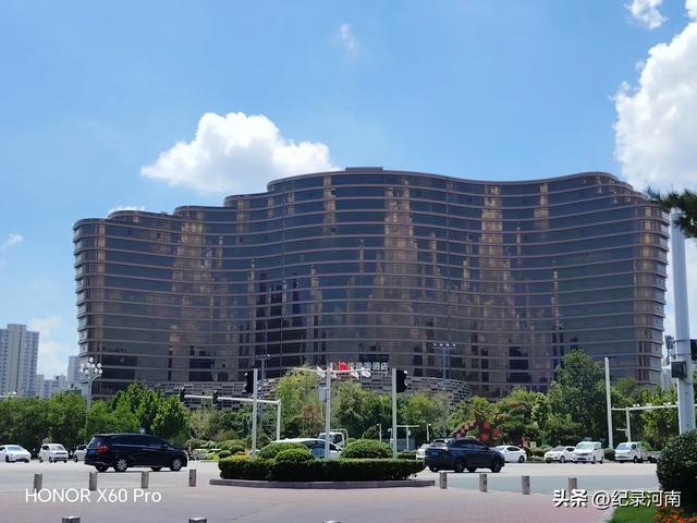 三线城市商丘市中心城区第一个也是唯一个五星级酒店信华建国酒店
