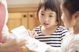 11岁女孩来月经，身高要“叫停”？别慌，孩子身高受这些方面影响图片