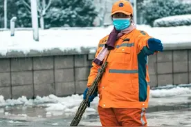 看东亚几国清洁工的地位差距图片