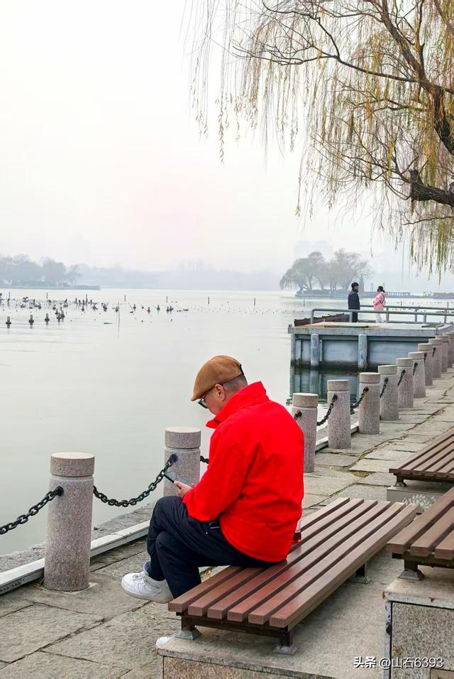 新华社原军事记者陶俊峰泉城美拍：《冬雾中的大明湖》