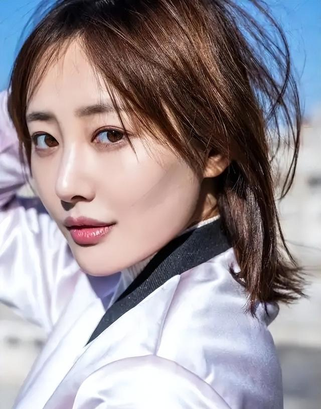 李纯婚后放纵开始还债了，健身累到大腿颤抖	，带上北京爷们一起练