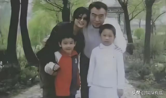 长得太美被导演占为己有，4年后生下大明星儿子，16岁开始争光了