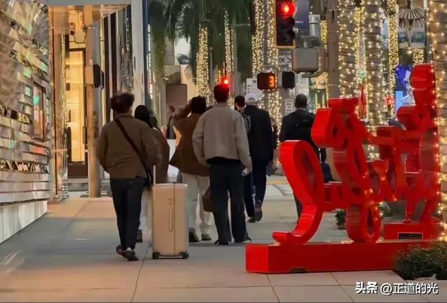 林俊杰小20岁女友体重120斤 小腹微凸 一脸孕相 2024年就曾晒婚纱照