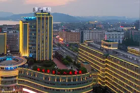 肺癌术后到底该如何随访？为什么临床上如此混乱？图片