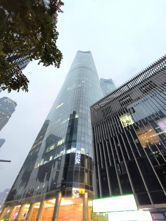 江西五日自由行：江西第一高楼 · 南昌双子塔 · 中部最高双子楼