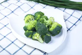 再三提醒：高血压不想脑出血，4种食物尽量少碰，现在还能挽回图片