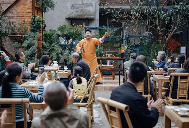 新津人的“小美满”，开启全民晒太阳模式