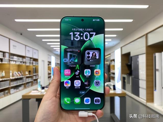 稳了！小米17销量破纪录，苹果华为遇强敌，手机市场变天了
