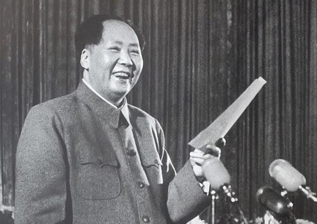 毛主席为何一生不进故宫，终生再未回延安？周总理的谈话道出实情