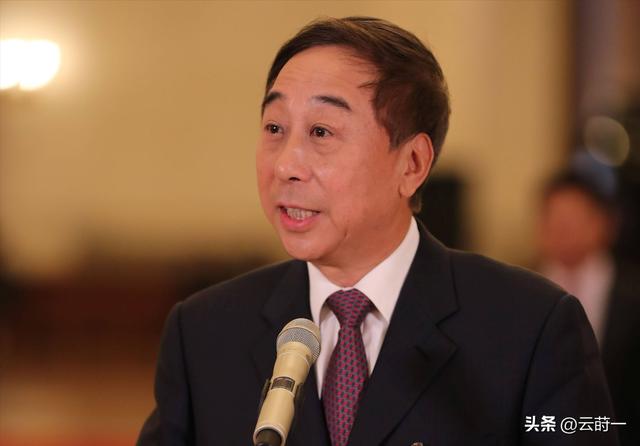 约谈风波”不到2天，郭德纲发文8字回应，冯巩的态度说明一切