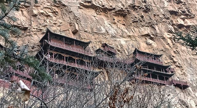 悬空寺探秘：我在悬崖上触摸了1500年前的北魏心跳