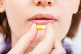 唇部发痒疼痛？这或是唇炎所致，想要防治它，护理建议做好这4点图片