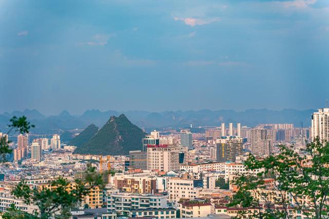 夏天22℃的小城，真能托付晚年吗？有人留下有人离开！