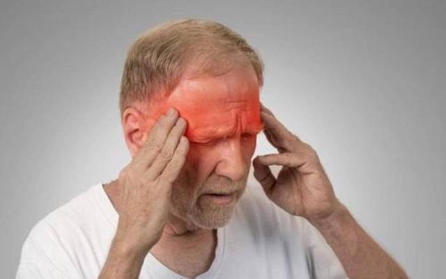 男子从确诊到去世仅一个月，提醒：持续有5个症状，或是脑瘤来了