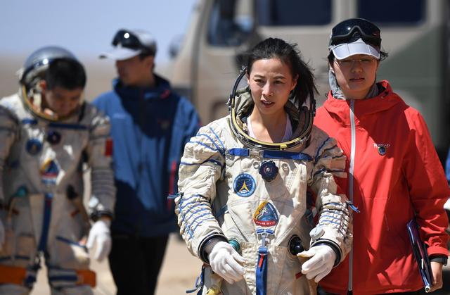 牺牲太大了！中国首个出舱女宇航员谈太空之旅：落地后路都走不了