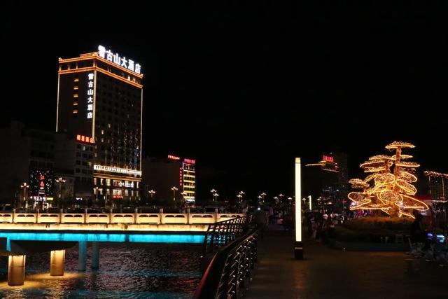 宕昌的夜：慢下来的时光 热起来的生活