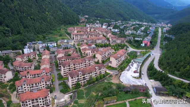 重庆涪陵排末尾的年轻镇，常住游客超本地居民两倍，究竟有何魅力