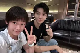 全红婵与王俊凯、葛优合影，被问王俊凯帅不帅羞涩回应：韬哥背叛你几秒图片