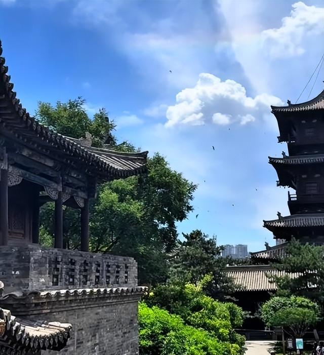 假戏真做？赵本山“御用老伴”关婷娜至今未嫁未育，已经步入中年
