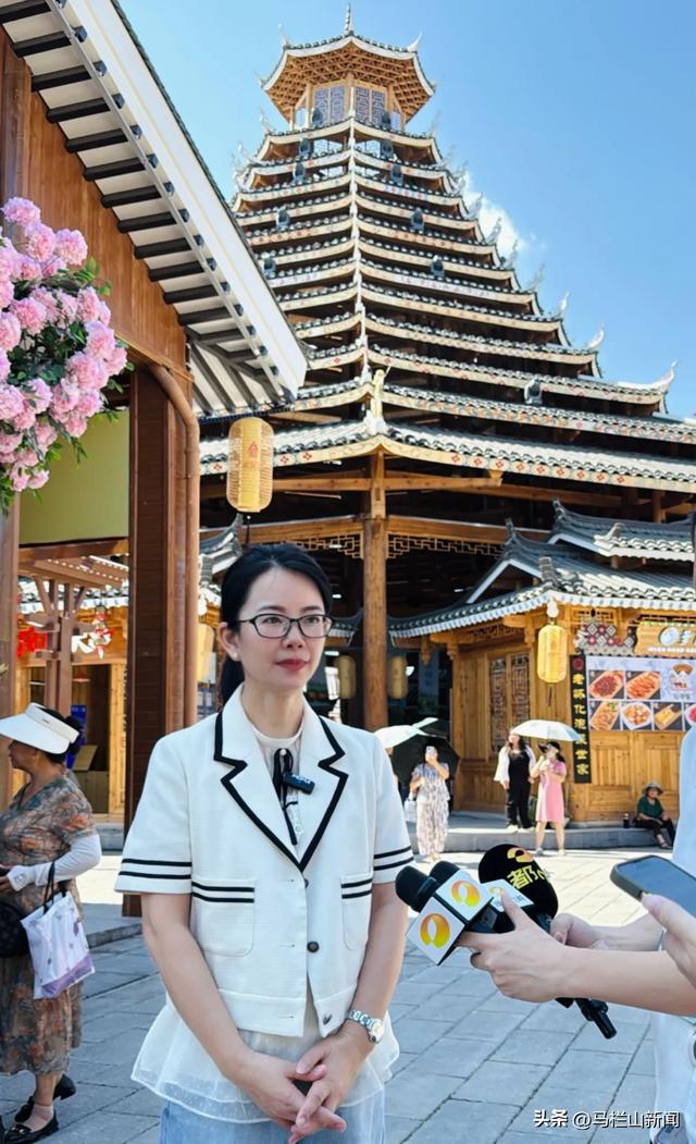 第五届湖南旅游发展大会“一轴三点”重点工程和重点观摩项目——榆树湾·青春广场正式开街迎客