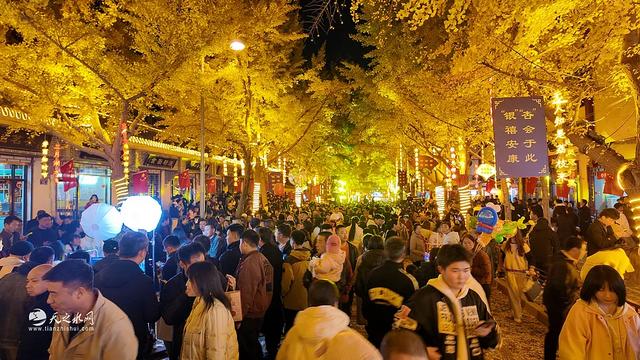 哇塞！天水秦州青年北路“黄金大道”文旅周嗨翻啦，速来打卡！