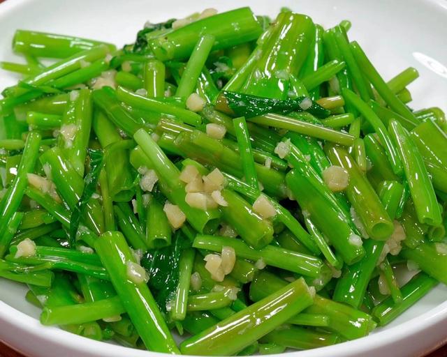 周末轻松下厨，几道家常小炒鲜香下饭	，营养满满，简单又好吃