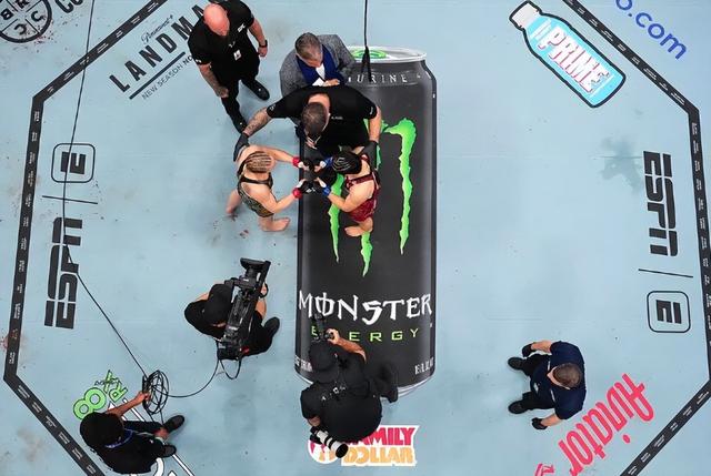 无缘双冠王！35岁张伟丽全场被压制挑战失败，仍1战狂赚2500万