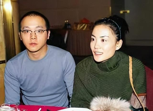 王菲也没想到，离婚26年，窦唯又给她上了生动一课，窦靖童没说谎