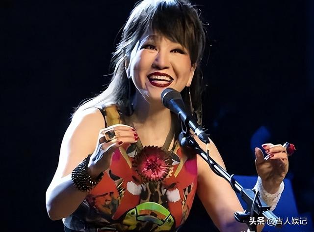 屡次登上春晚走红的郑绪岚，远嫁美国丢了事业，如今她现况如何