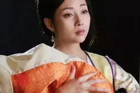 古代富人家的奶娘，除了给小主人喂奶外，还有项令人难堪的职责‌图片