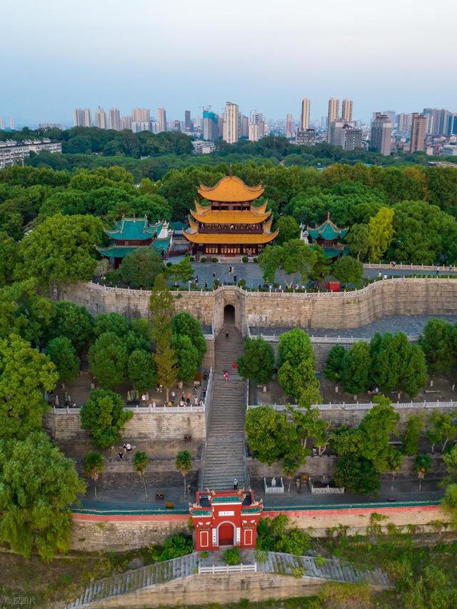 吞长江的胃，装天下的楼，这就是湖南GDP第二把交椅