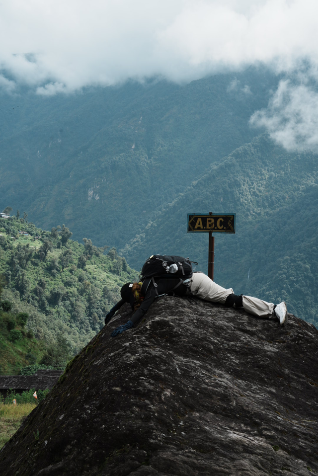 跨年去这个小国徒步，居然比国内还便宜？