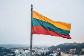 对立暂停签证发放，限制进出口，民调：多数立陶宛人希望与华友好图片