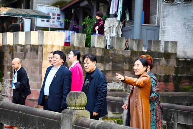 楚楚：在万灵的古香古色中酝酿“武舞大赛”