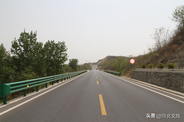 一路出色，打卡保定3条色彩秘境