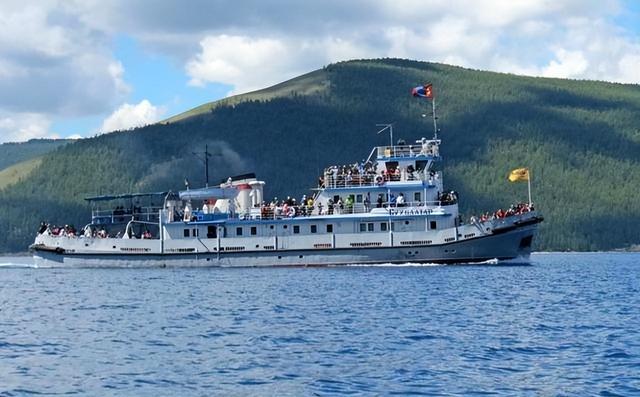 蒙古还有湖？水量是三峡水库的近10倍，是全中国所有湖泊的1.7倍