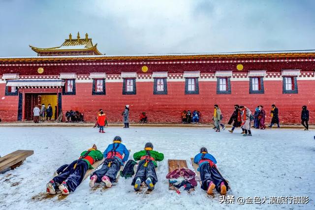 正月甘南,才是真正的信仰天堂,带你走进藏区的盛大节日--晒大佛
