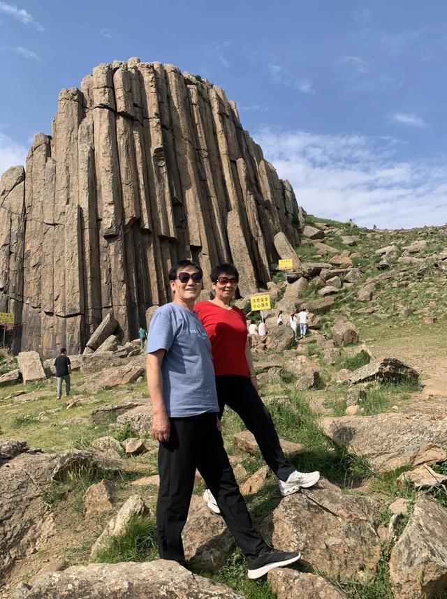 从张家口、宣化到太仆寺旗牛奶湖、石条山旅游，正好一天行程