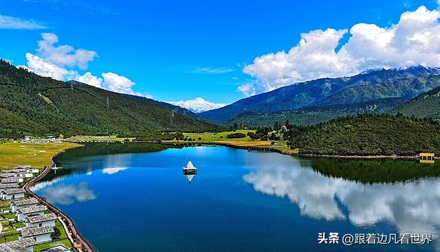 《八进西藏》空中俯瞰林海牧歌里，藏着鲁朗的宁静