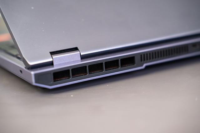 5000预算RTX5060游戏本抱回家 机械革命蛟龙16Pro评测