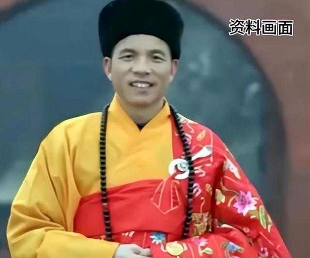 顺藤摸瓜！上任仅8天，官媒出手，揭开释印乐真实人品，字字珠玑