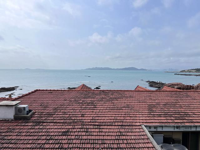 毗邻八大关，无敌海景、欧式建筑、葱郁柏树，这里一处宝藏景区。
