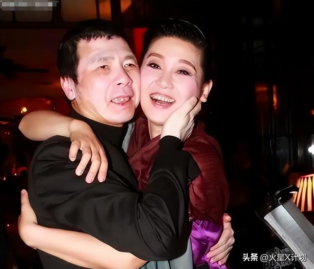 善恶终有报！58岁被曝离婚传闻的徐帆，终究躲不过“反噬”的因果